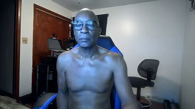 longdick4you8686 online show from October 2025 10:47:02 AM