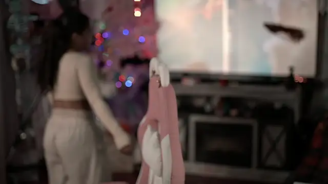 Snapshot of Nikki_Torres chatting on September 2025 01:18:01 AM Nikki Torres online show from September 2025 01:18:01 AM