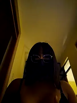 Snapshot of Latin_summer chatting on September 2025 02:59:01 AM Latin summer online show from September 2025 02:59:01 AM