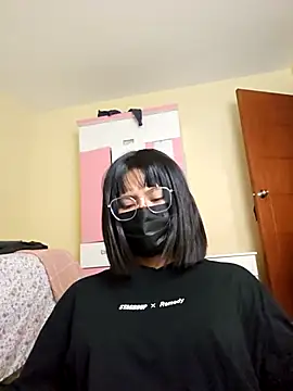 Snapshot of Latin_summer chatting on October 2025 01:03:02 AM Latin summer online show from October 2025 01:03:02 AM