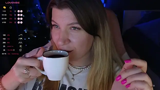 Snapshot of Fairy__Sofia chatting on December 2024 10:57:02 PM Fairy Sofia online show from December 2024 10:57:02 PM