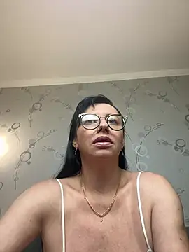 Snapshot of Amberhotqueen chatting on July 2026 08:01:02 AM Amberhotqueen online show from July 2026 08:01:02 AM