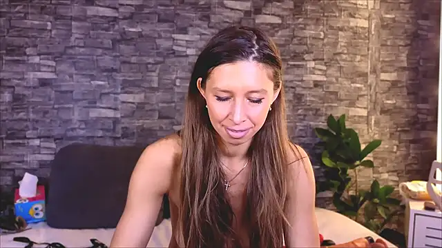 Snapshot of JennyPisik chatting on October 2025 11:08:02 AM JennyPisik online show from October 2025 11:08:02 AM