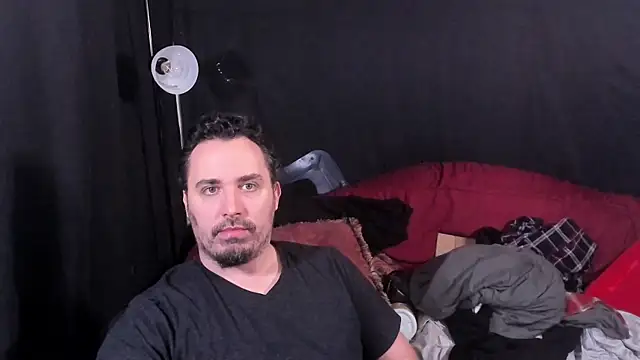 Metalstud online show from December 2025 08:25:01 PM