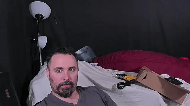 Snapshot of Metalstud chatting on April 2026 05:44:02 AM Metalstud online show from April 2026 05:44:02 AM