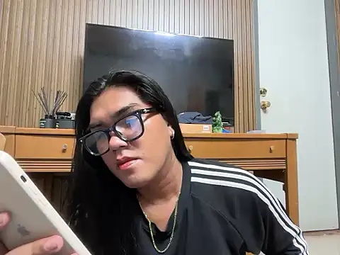 Snapshot of Cerafica143 chatting on October 2025 05:02:02 PM Cerafica143 online show from October 2025 05:02:02 PM
