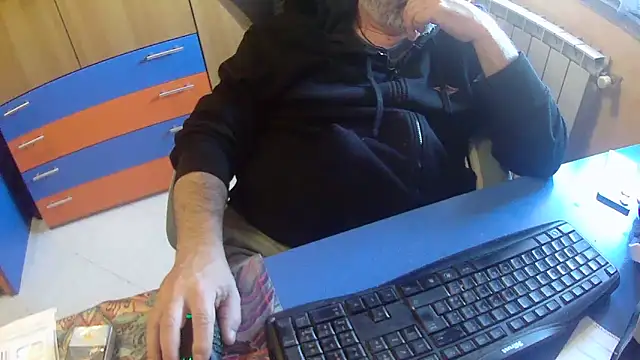 Tango128 online show from April 2026 08:35:02 AM