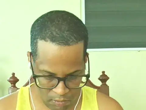 Snapshot of thesugar32 chatting on April 2026 12:50:01 PM thesugar32 online show from April 2026 12:50:01 PM