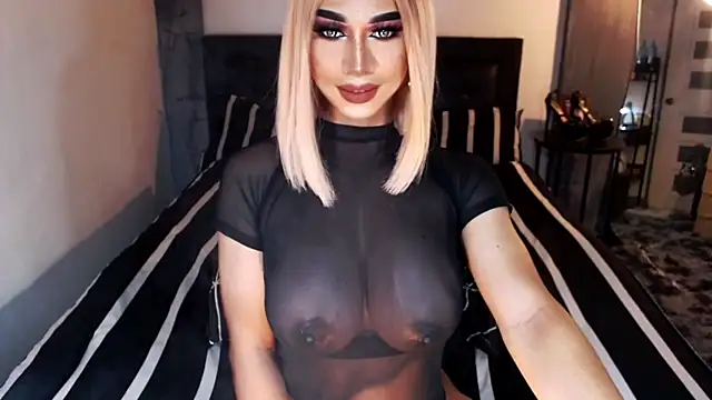 Snapshot of MassiveCockxMistress chatting on May 2026 10:50:03 PM MassiveCockxMistress online show from May 2026 10:50:03 PM