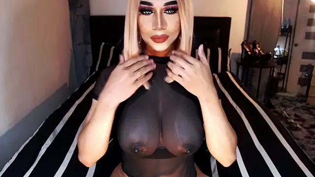 Snapshot of MassiveCockxMistress chatting on May 2026 04:09:02 AM MassiveCockxMistress online show from May 2026 04:09:02 AM