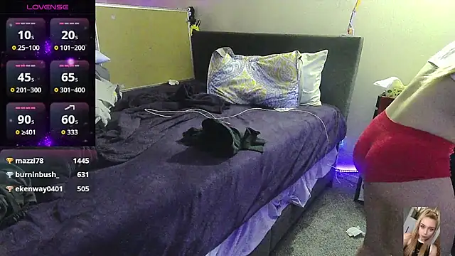 Blondiewithanass online show from November 2025 02:45:02 AM