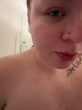Snapshot of Blondiee_x chatting on December 2024 05:31:02 AM Blondiee x online show from December 2024 05:31:02 AM