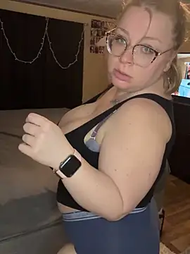 Snapshot of Blondiee_x chatting on February 2025 11:14:02 PM Blondiee x online show from February 2025 11:14:02 PM