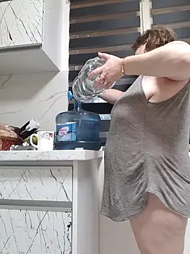 Snapshot of cindybbwsquirt chatting on September 2025 04:14:02 AM cindybbwsquirt online show from September 2025 04:14:02 AM