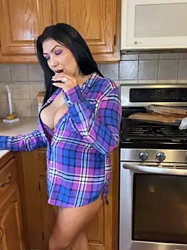 LittleMissEeve online show from April 2026 09:56:01 PM