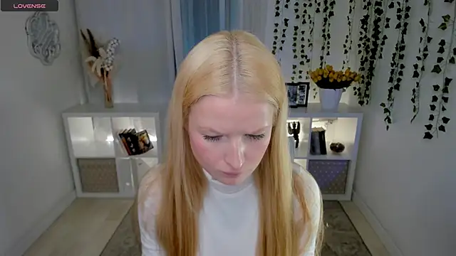 Laly Peach online show from March 2026 04:00:02 PM