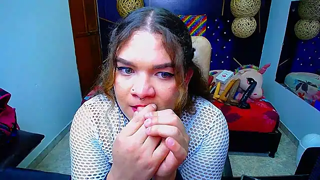 Snapshot of ShantalBlonde chatting on March 2025 03:48:01 AM ShantalBlonde online show from March 2025 03:48:01 AM