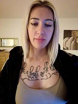 Snapshot of Fuck-Gina chatting on March 2025 04:57:02 AM Fuck-Gina online show from March 2025 04:57:02 AM