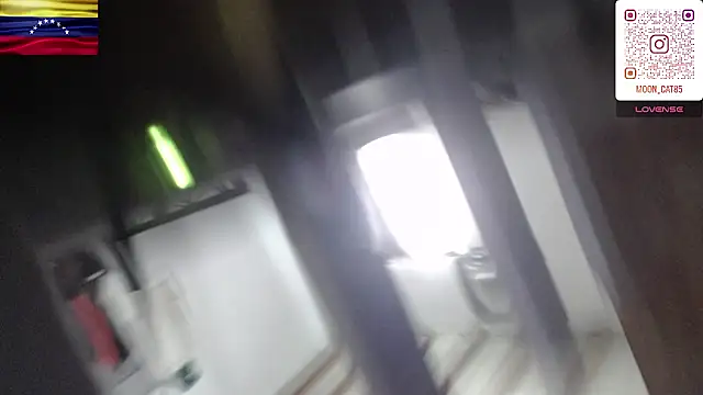 moon cat85 online show from December 2024 07:57:01 PM