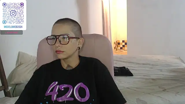 moon cat85 online show from February 2025 10:55:01 PM