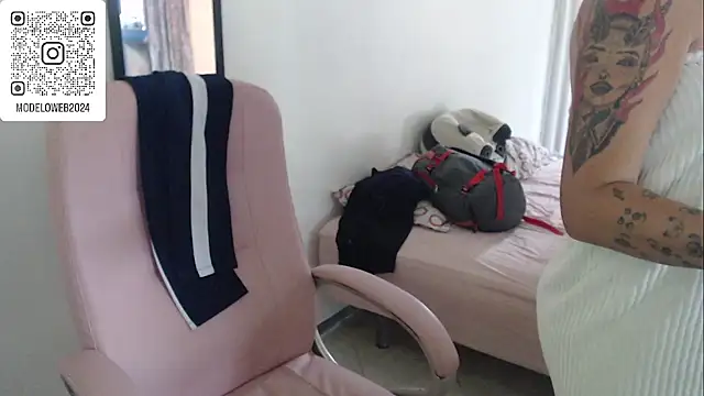 moon cat85 online show from February 2025 04:37:02 PM