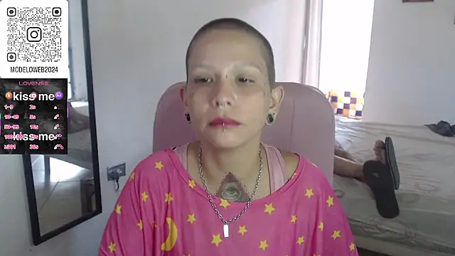 moon cat85 online show from March 2025 02:45:01 PM