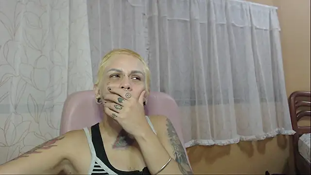 moon cat85 online show from October 2025 02:56:02 AM