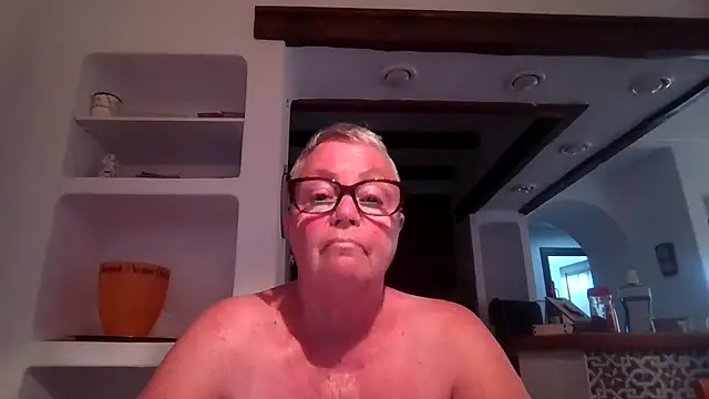 GrannyChrissy68 online show from October 2025 09:14:02 PM