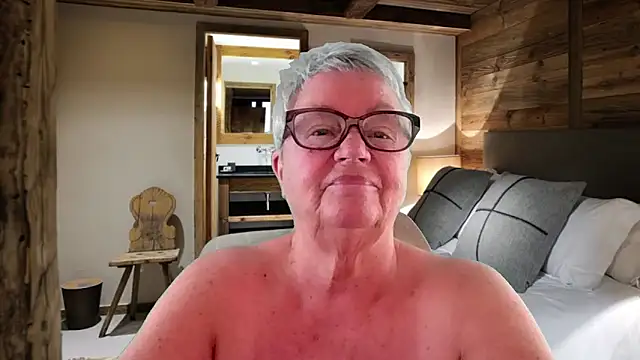 GrannyChrissy68 online show from April 2026 09:16:02 PM
