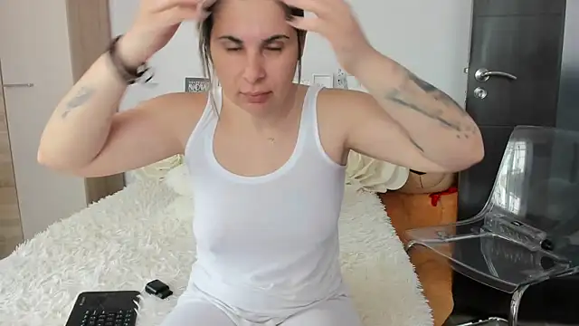 sweetemy4u online show from April 2026 08:28:02 AM