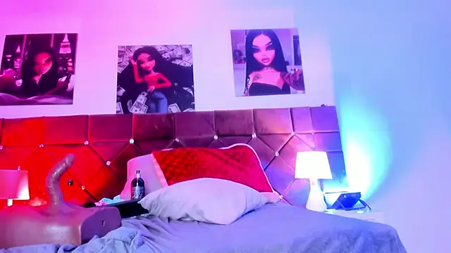 Snapshot of Ariana_lopezz chatting on January 2025 06:43:01 PM Ariana lopezz online show from January 2025 06:43:01 PM