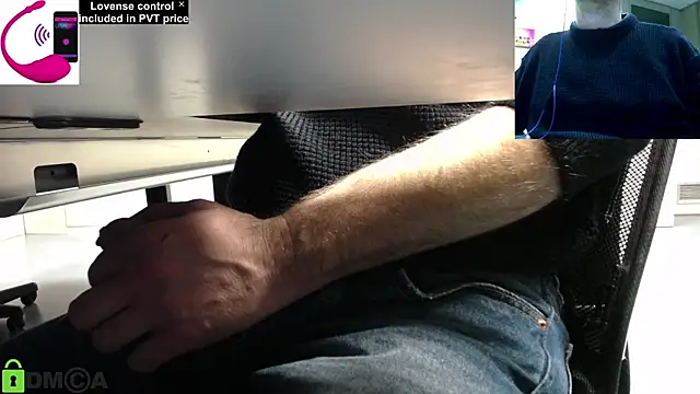 Snapshot of pliko chatting on December 2024 02:39:01 PM pliko online show from December 2024 02:39:01 PM