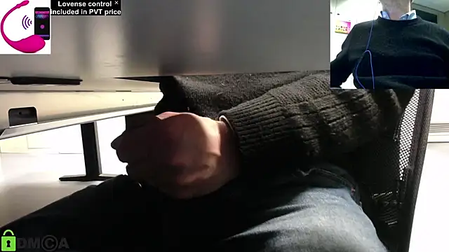 Snapshot of pliko chatting on December 2024 03:54:02 PM pliko online show from December 2024 03:54:02 PM