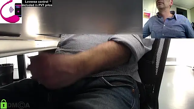 Snapshot of pliko chatting on February 2025 02:59:01 PM pliko online show from February 2025 02:59:01 PM