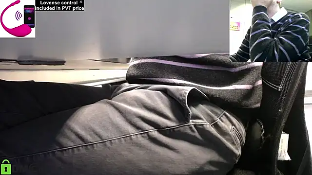 Snapshot of pliko chatting on March 2025 03:30:02 PM pliko online show from March 2025 03:30:02 PM