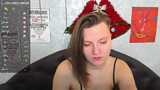 Snapshot of MelindaTin chatting on December 2024 04:34:02 AM MelindaTin online show from December 2024 04:34:02 AM