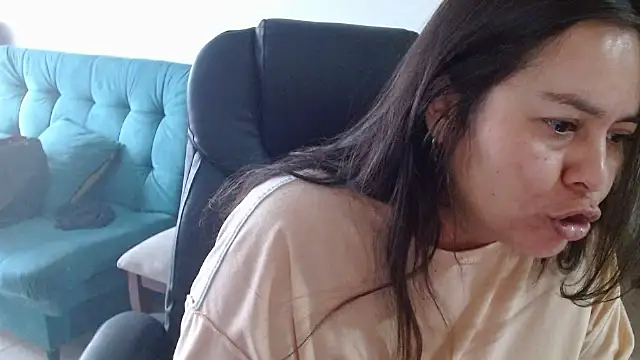 Ixchel Anaid online show from December 2025 03:28:02 PM