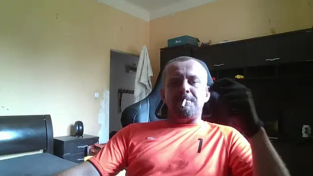 Snapshot of MrWhitePL chatting on August 2026 09:45:01 AM MrWhitePL online show from August 2026 09:45:01 AM