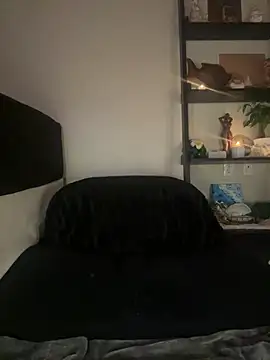 Amanita Bloom online show from March 2026 05:02:01 AM