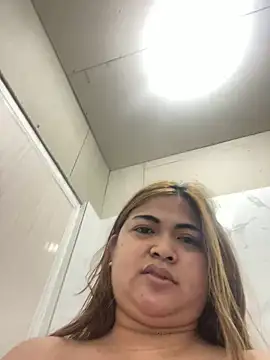 Snapshot of Bombshell_Ashy chatting on December 2024 06:53:01 PM Bombshell Ashy online show from December 2024 06:53:01 PM