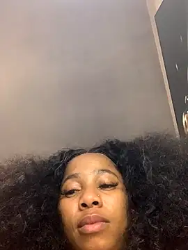 Snapshot of CurvyDesire1 chatting on September 2025 01:33:02 PM CurvyDesire1 online show from September 2025 01:33:02 PM