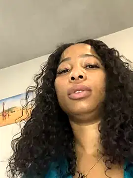 Snapshot of CurvyDesire1 chatting on September 2025 05:28:02 AM CurvyDesire1 online show from September 2025 05:28:02 AM