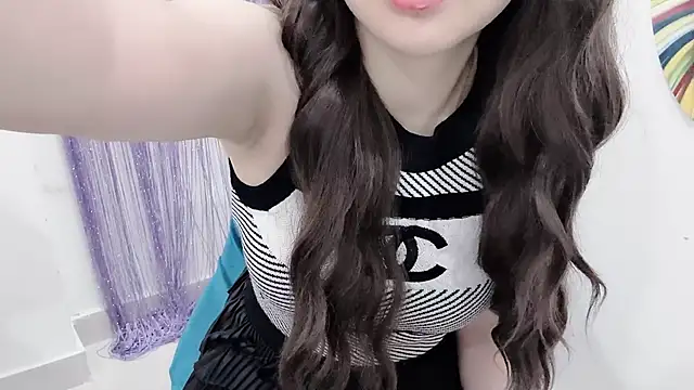 Aminababiew online show from May 2026 12:19:02 AM