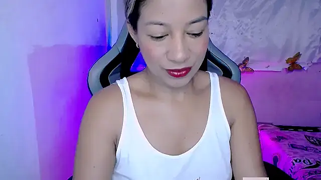 Snapshot of ninatiny chatting on October 2025 10:22:02 AM ninatiny online show from October 2025 10:22:02 AM