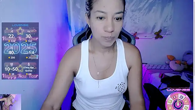 Snapshot of ninatiny chatting on December 2025 10:53:01 AM ninatiny online show from December 2025 10:53:01 AM