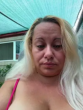 Snapshot of SabinaSweety chatting on July 2026 04:05:01 AM SabinaSweety online show from July 2026 04:05:01 AM