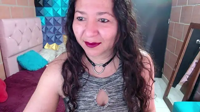 katifoxx online show from January 2025 03:40:01 PM