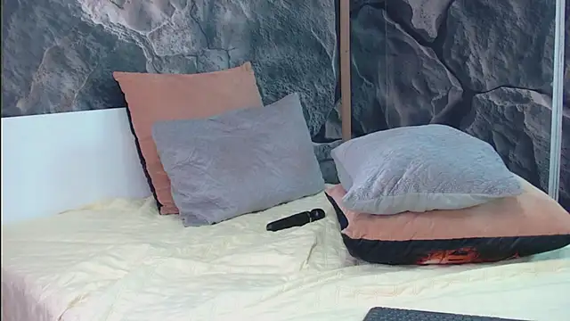 Snapshot of FreeMyFire chatting on November 2025 03:06:02 AM FreeMyFire online show from November 2025 03:06:02 AM