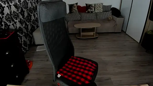 Charlotte Diamonds online show from April 2026 03:53:01 AM