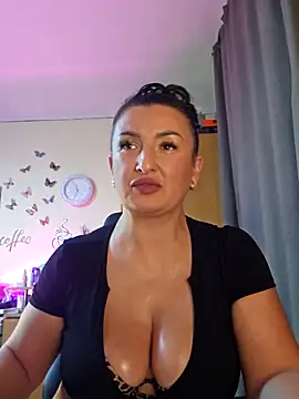 Snapshot of Hotangel75 chatting on October 2025 08:34:02 AM Hotangel75 online show from October 2025 08:34:02 AM